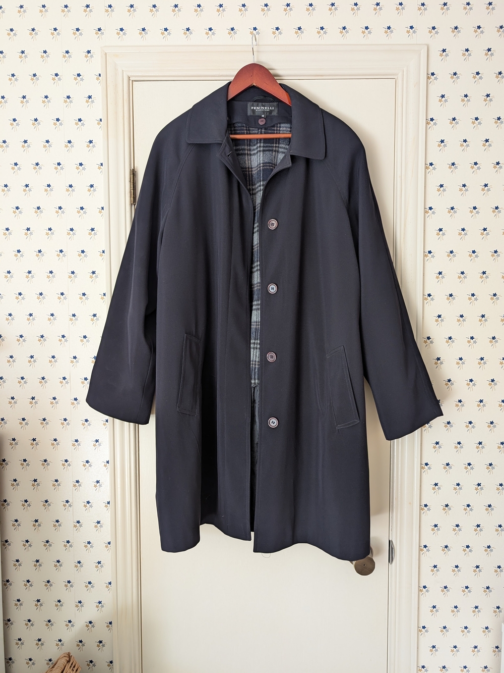 Classic Vintage Navy Trench Coat with Plaid Lining